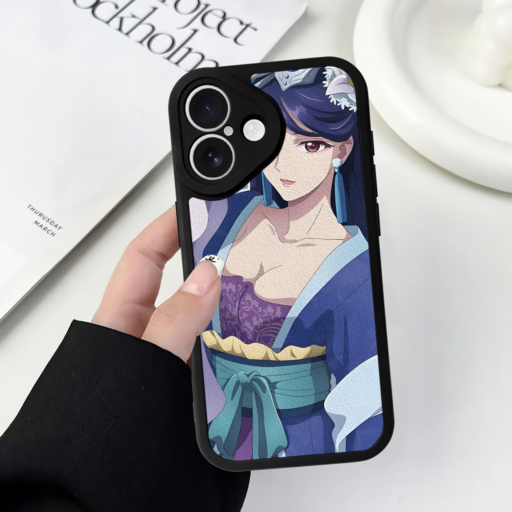 （画像用） 薬屋のひとりごと The Apothecary Diaries 【iPhone 16シリーズ対応】シリコンスマホケース（レザー調） 材質：シリコン
